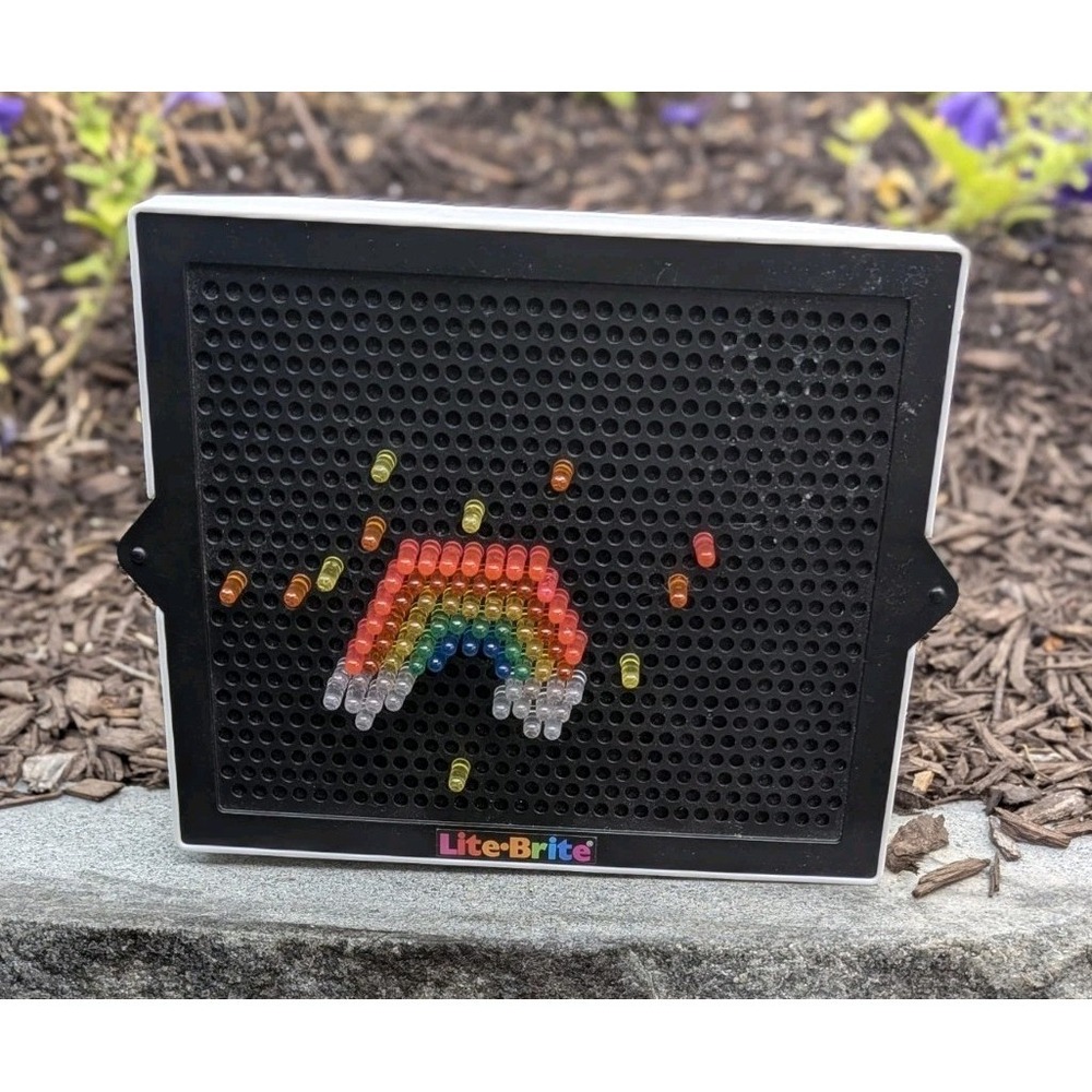 Retro Rainbow Lite-Brite LED Peg Board Creative Art Toy Hasbro‎ 2018 Working